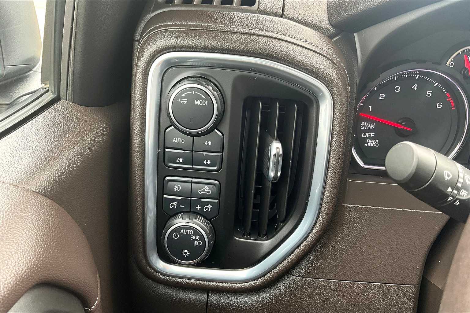 2021 Chevrolet Silverado 1500 RST photo 32