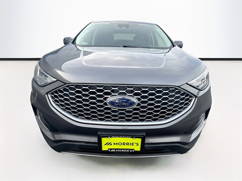 2023 Ford Edge SEL photo 2