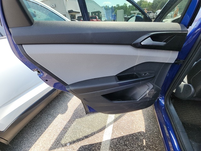 2023 Volkswagen Taos SE photo 14