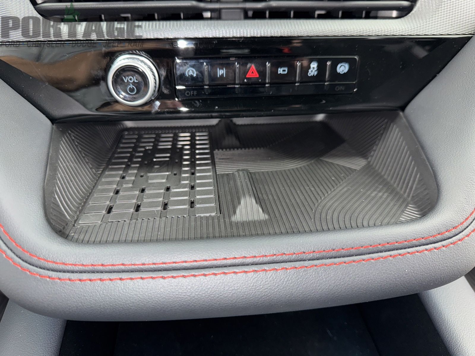 2025 Ford Explorer ST photo 19