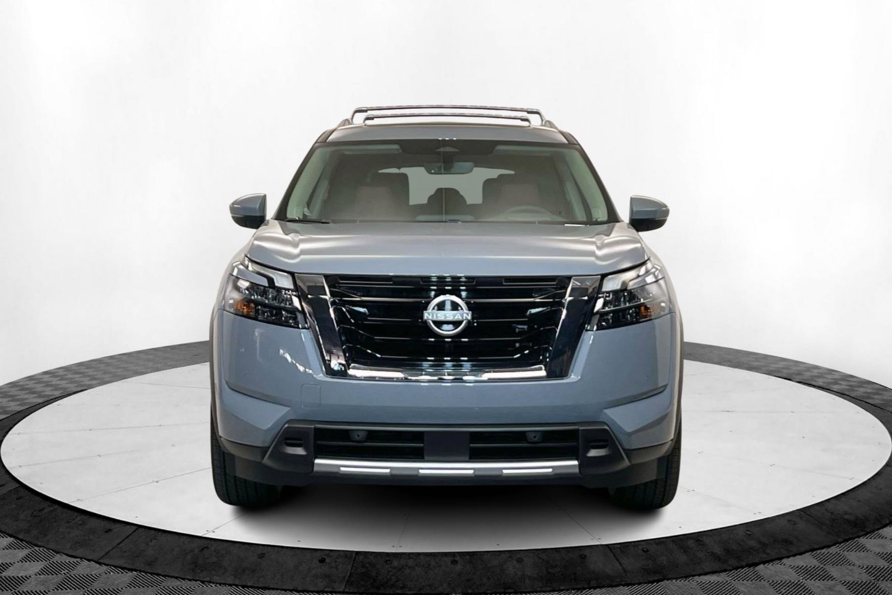 2025 Nissan Pathfinder Platinum photo 8