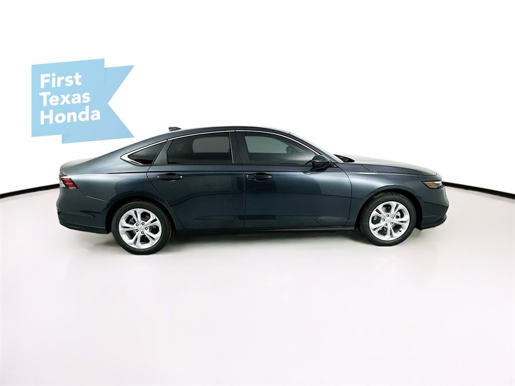 2025 Honda Accord LX photo 8