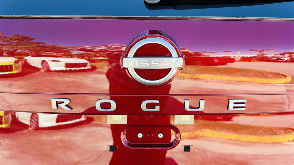 2026 Nissan Rogue SV photo 7