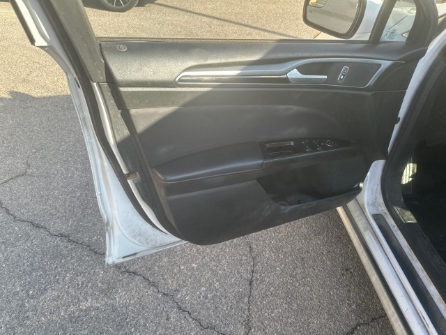 Used 2015 WHITE Ford SE image 16