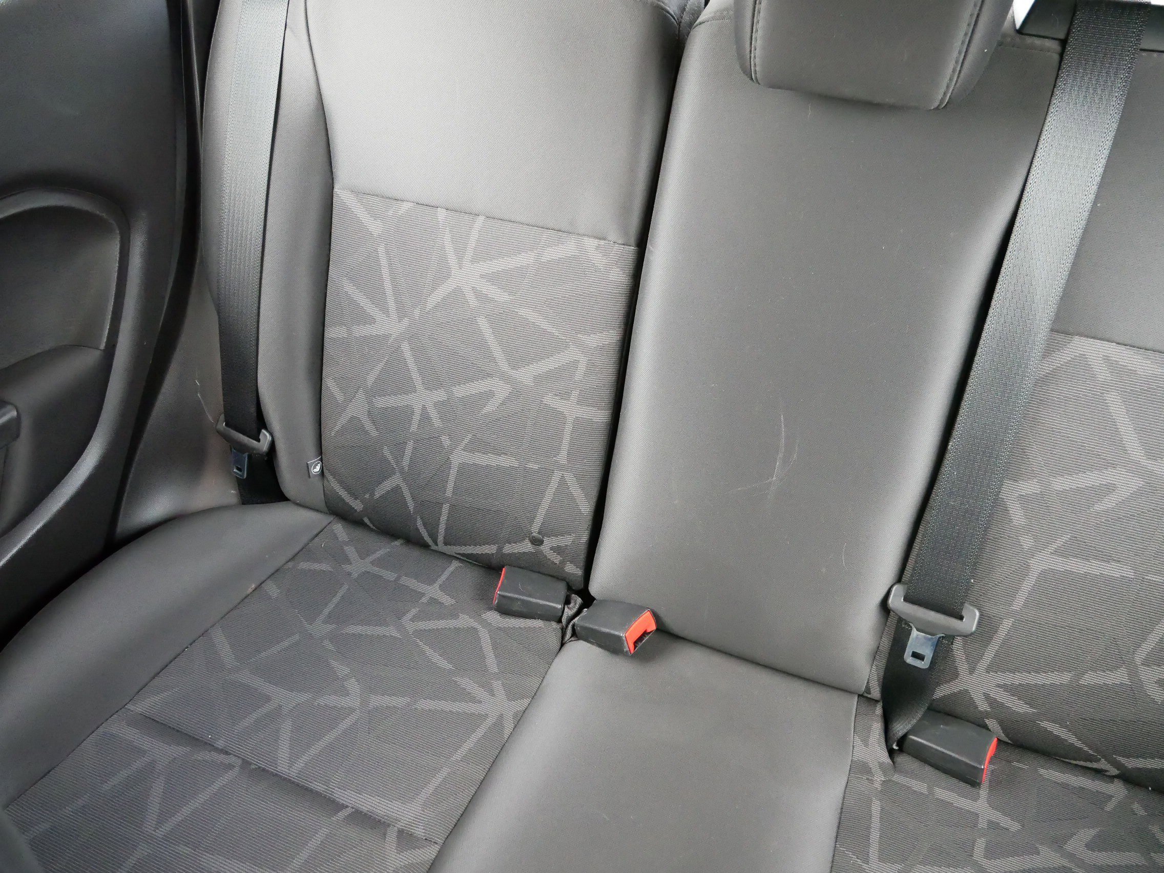 2013 Ford Fiesta SE photo 11
