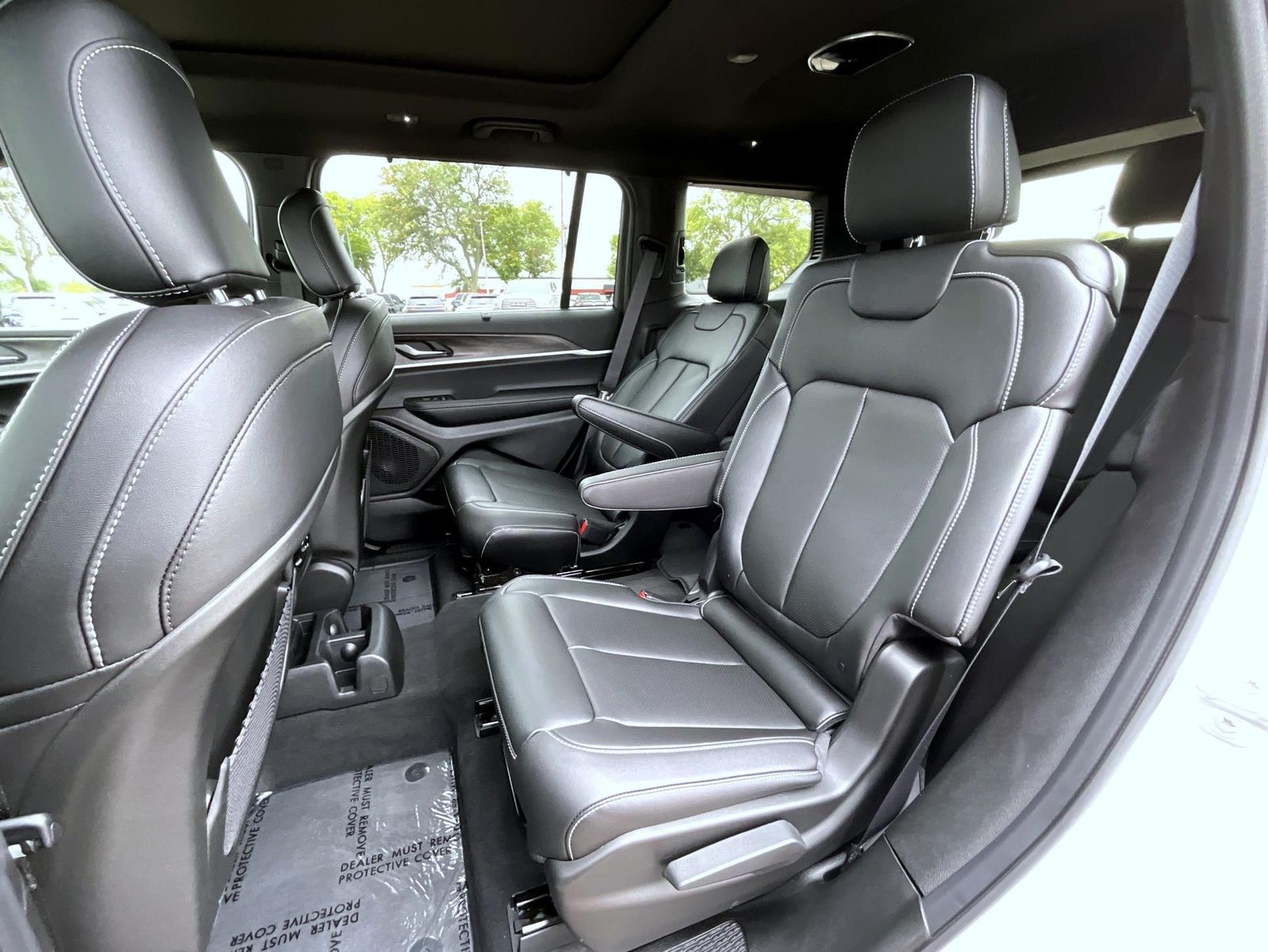 2025 Jeep Grand Cherokee Limited photo 12