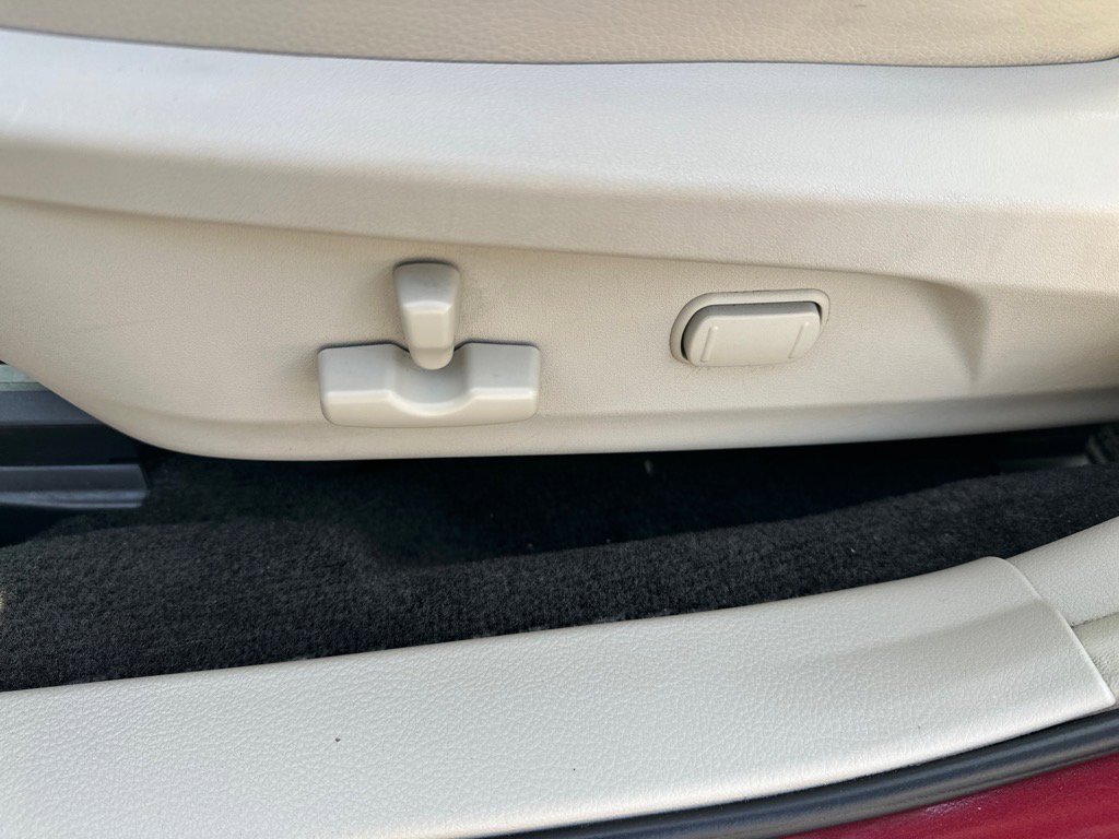 2014 Subaru Legacy 2.5i Limited photo 14