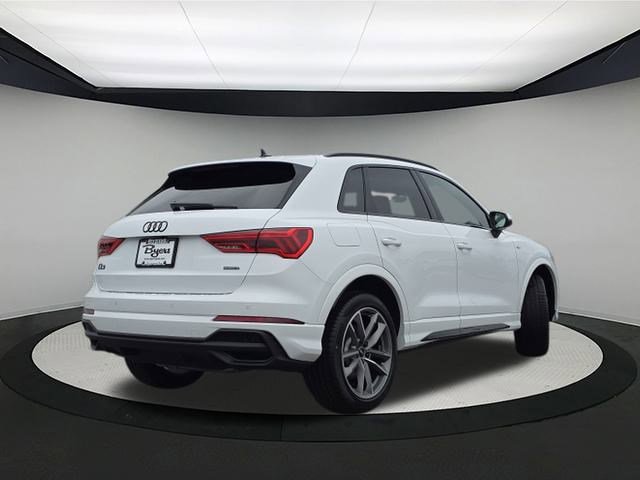 2025 Audi Q3 S line Premium photo 4