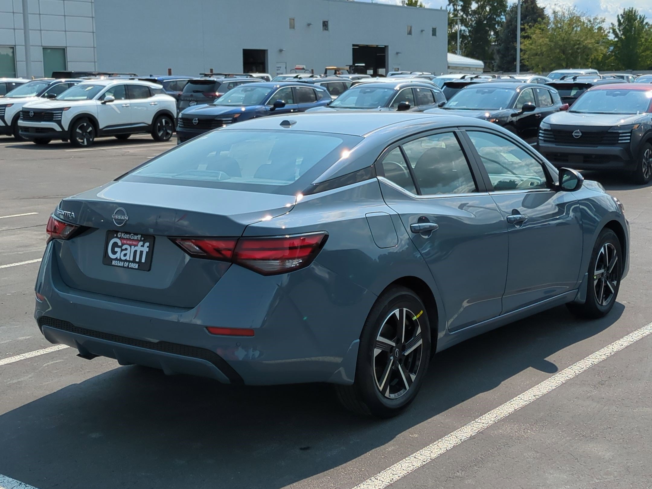 2025 Nissan Sentra SV photo 3