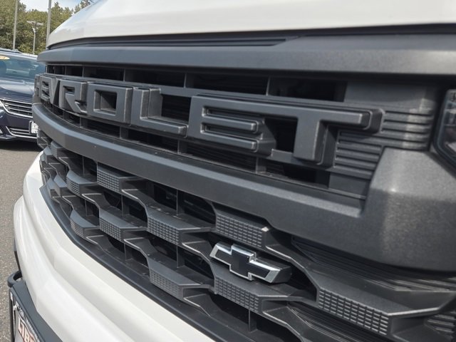 2023 Chevrolet Silverado 1500 Custom photo 3