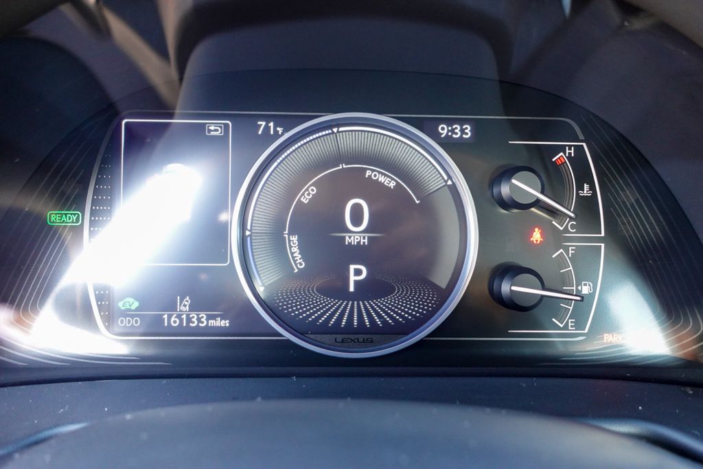 2023 Lexus ES 300h photo 14