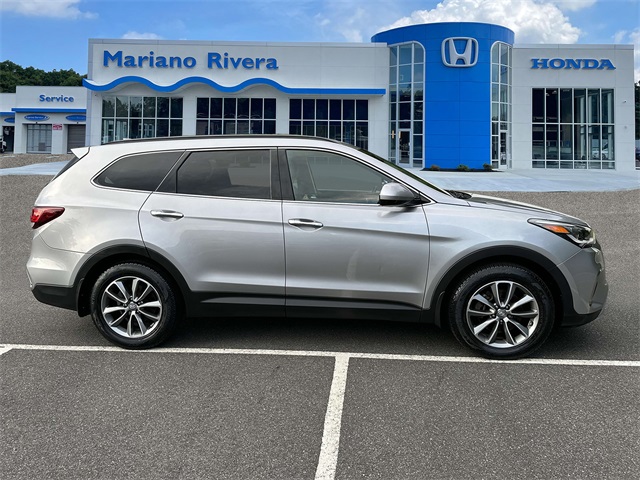 2018 Hyundai Santa Fe SE photo 2
