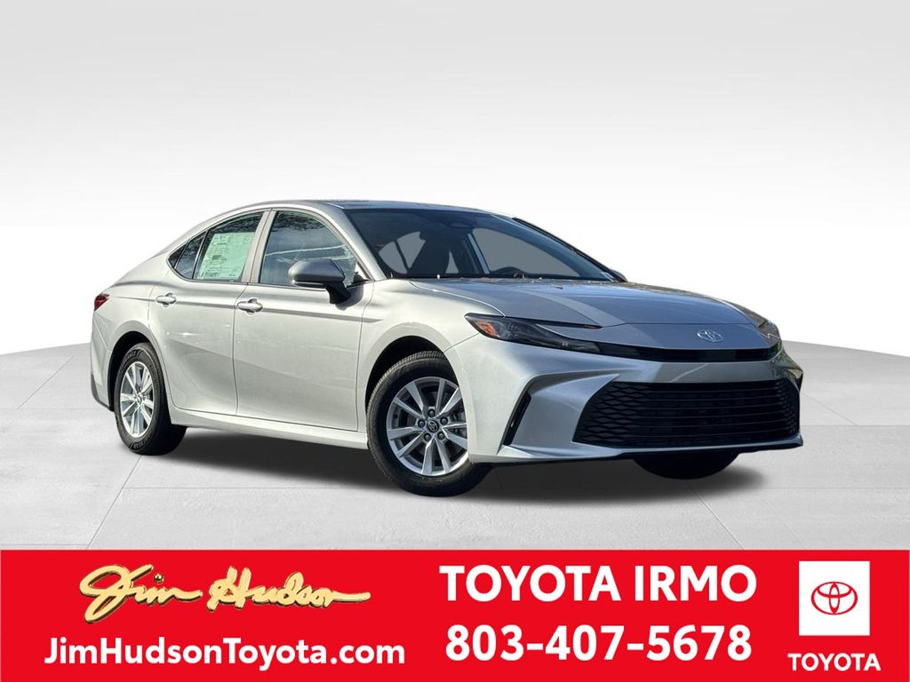 2026 Toyota Camry LE's photo