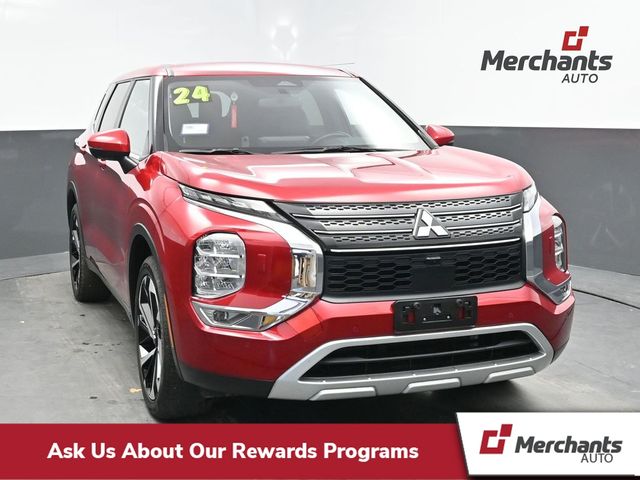 2024 Mitsubishi Outlander SE's photo