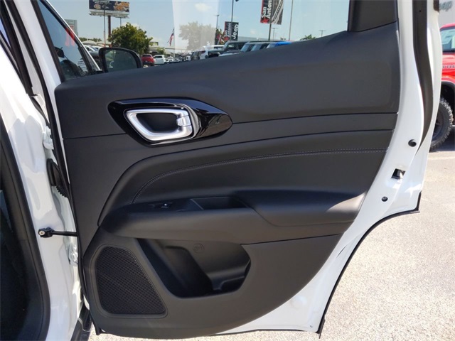 2026 Jeep Compass Latitude Altitude Special Edition photo 27