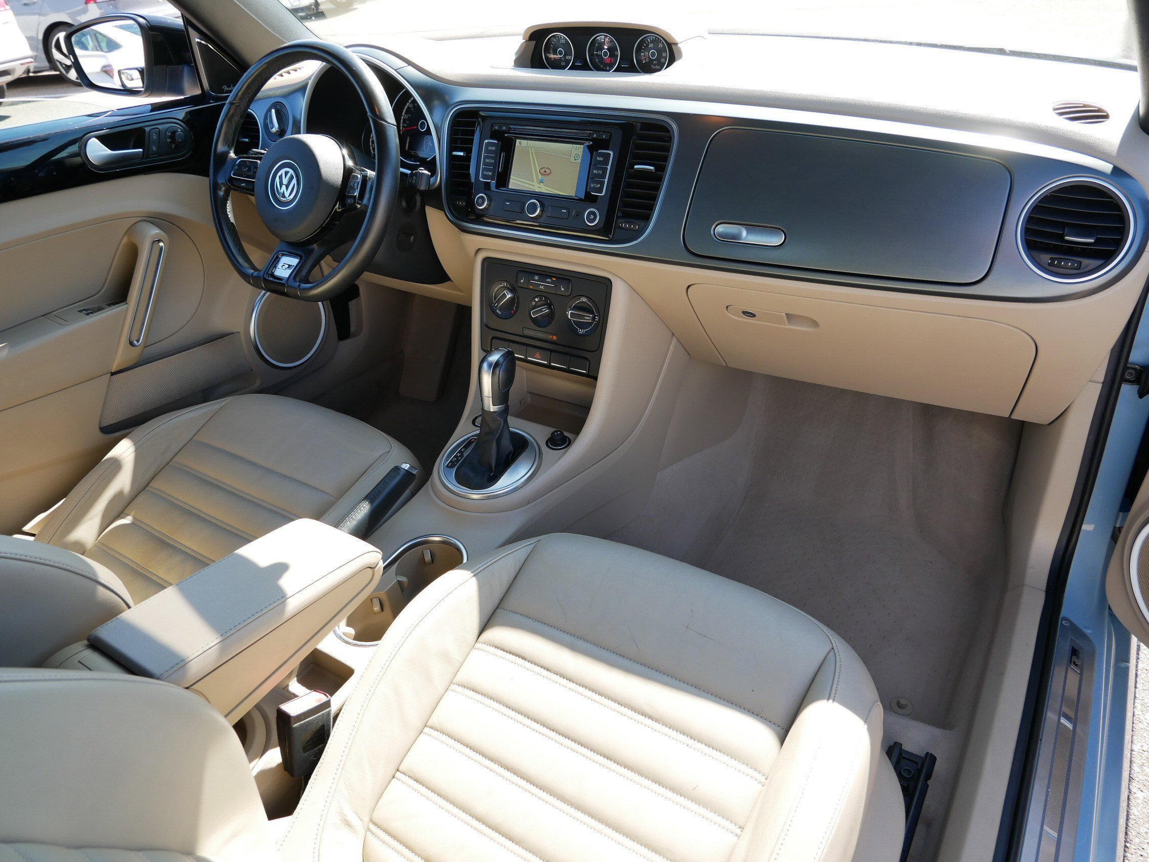 2014 Volkswagen Beetle Convertible R-Line photo 10
