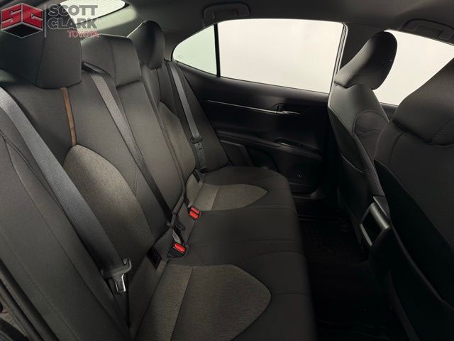 2019 Toyota Camry LE photo 14