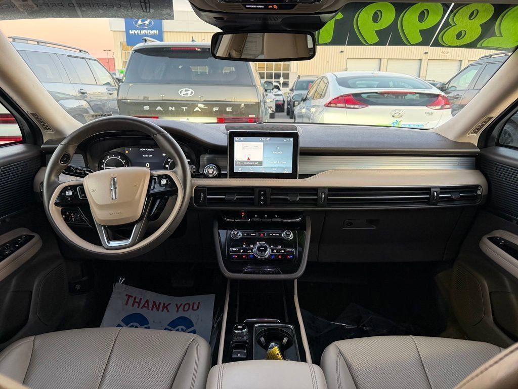 2022 Lincoln Corsair Standard photo 4