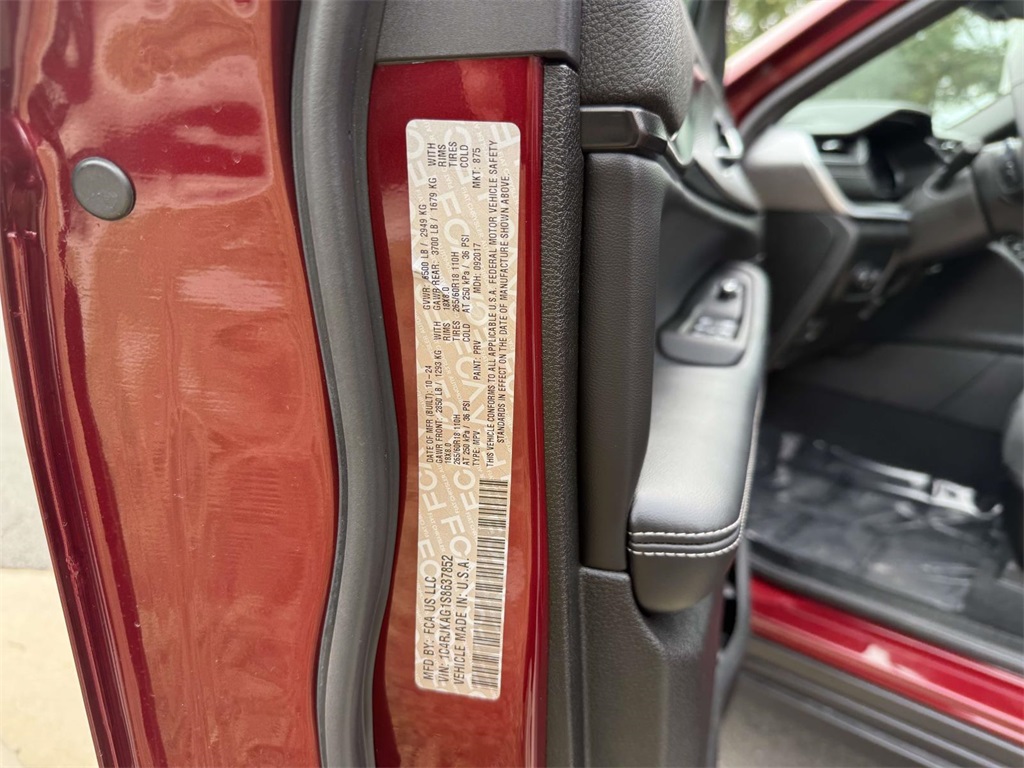 2025 Jeep Grand Cherokee Laredo photo 34