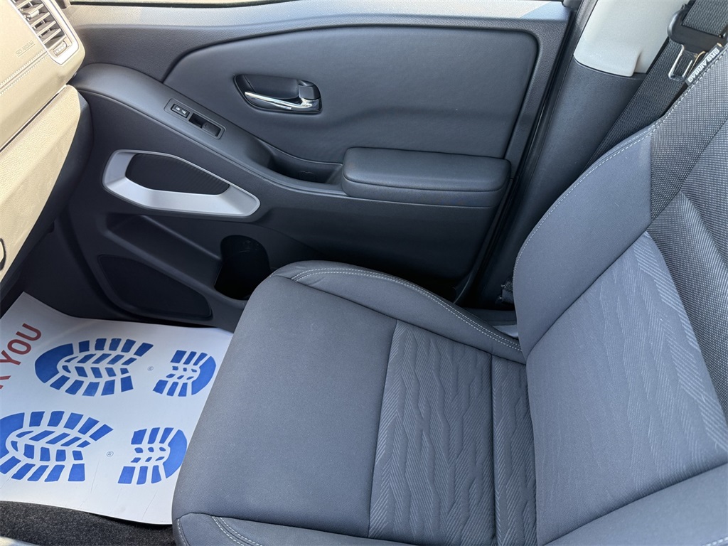 2022 Nissan Frontier SV Crew Cab photo 26