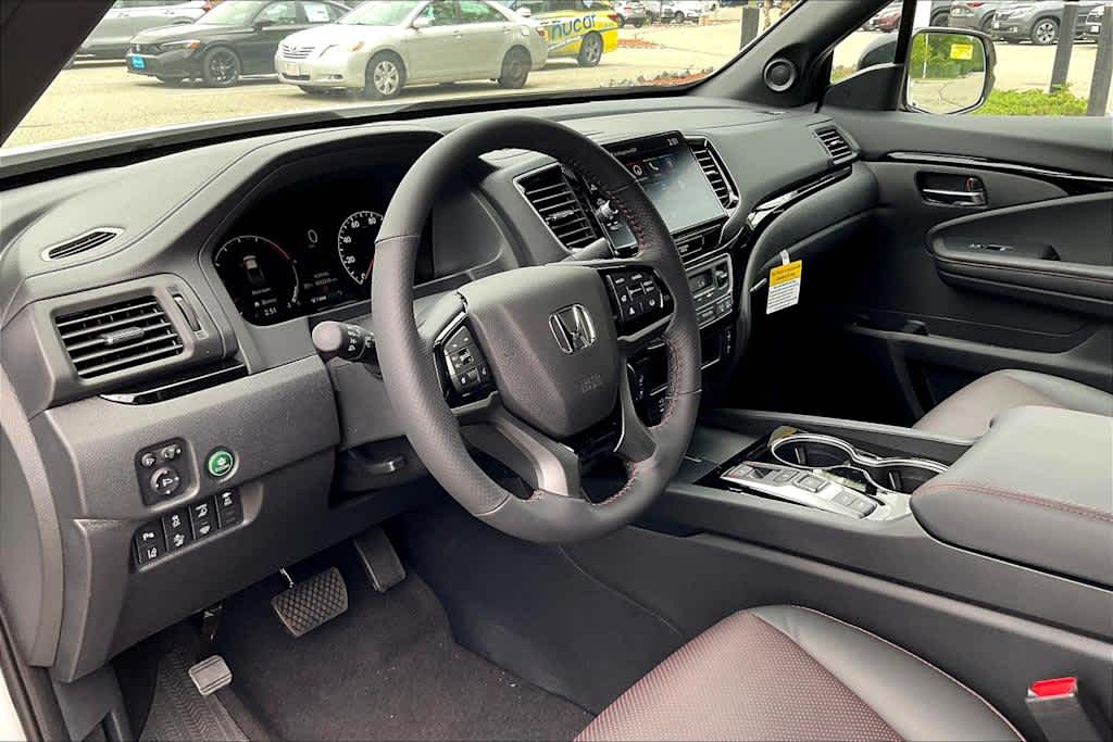 2025 Honda Ridgeline Black Edition photo 8