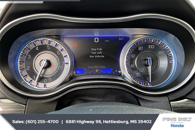 2022 Chrysler 300 Touring photo 13