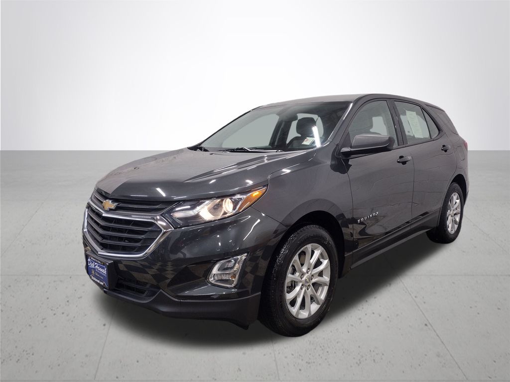 2018 Chevrolet Equinox LS photo 2