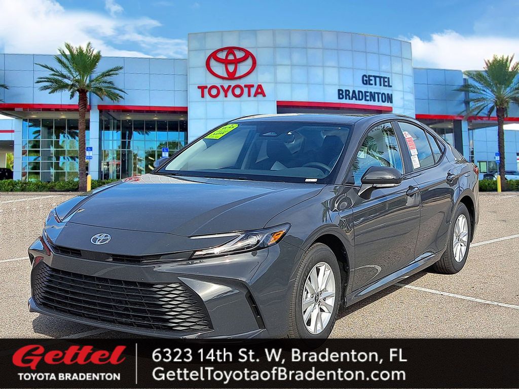 2026 Toyota Camry LE's photo