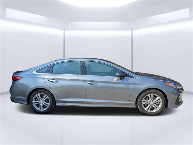 2018 Hyundai Sonata Limited photo 2