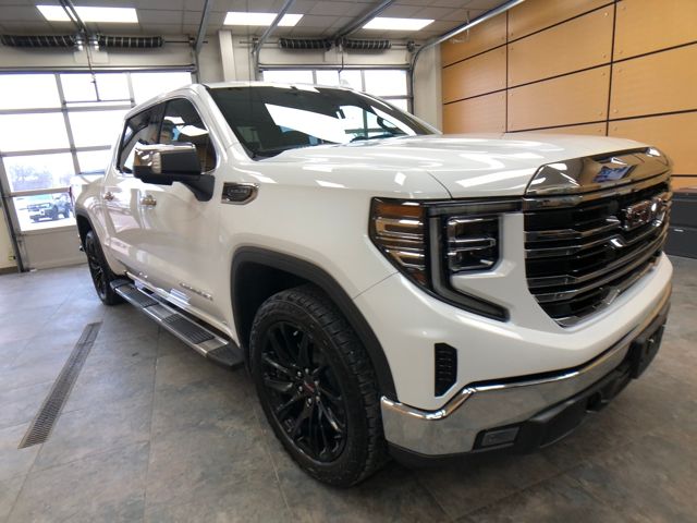 2022 GMC Sierra 1500 SLT's photo