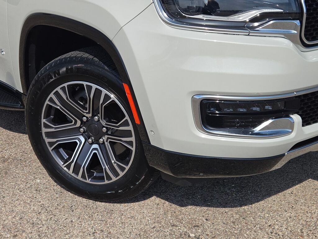 2022 Jeep Wagoneer Series III photo 3