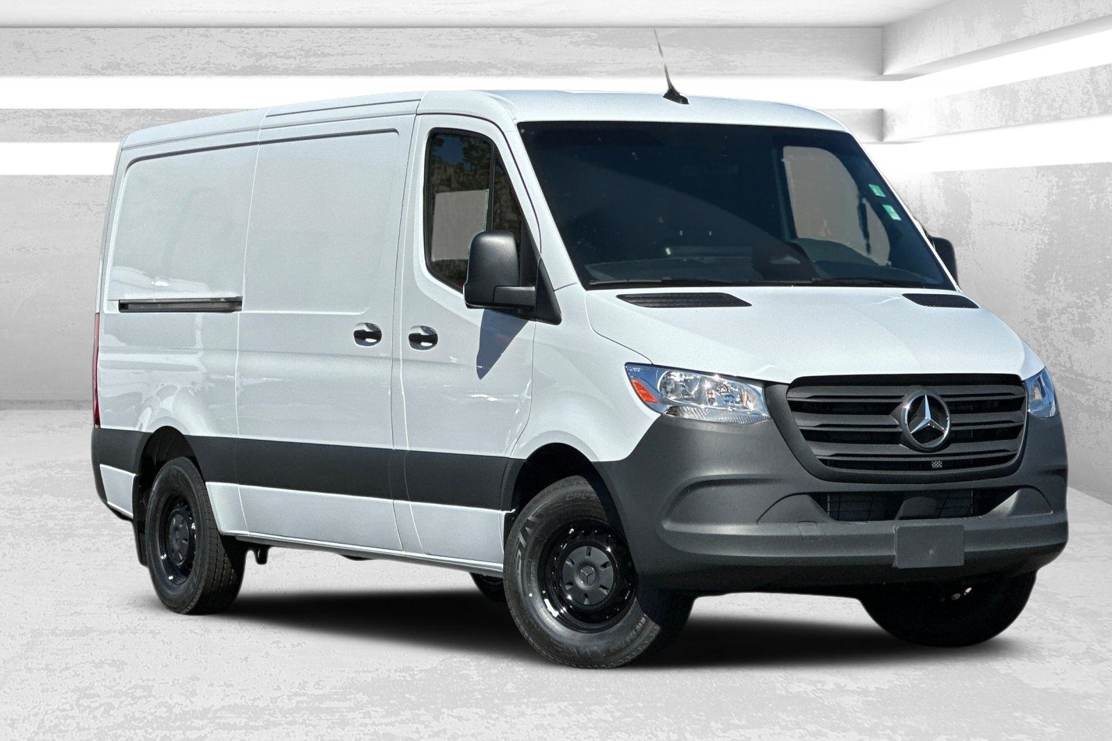 2026 Mercedes-Benz Sprinter Cargo Van Base's photo