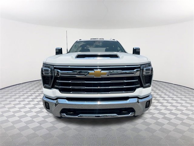 2025 Chevrolet Silverado 3500HD LTZ photo 2