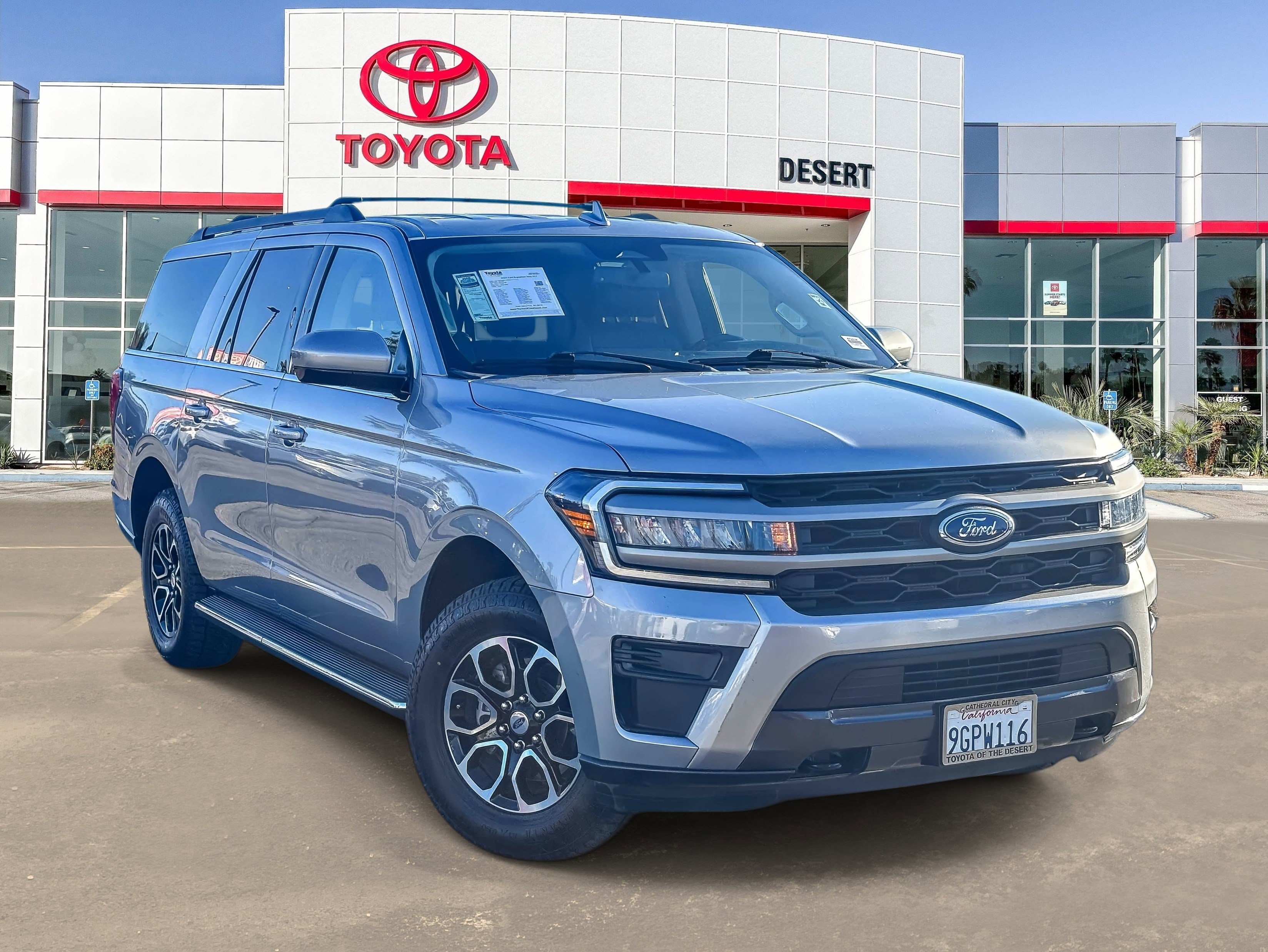 2023 Ford Expedition XLT's photo