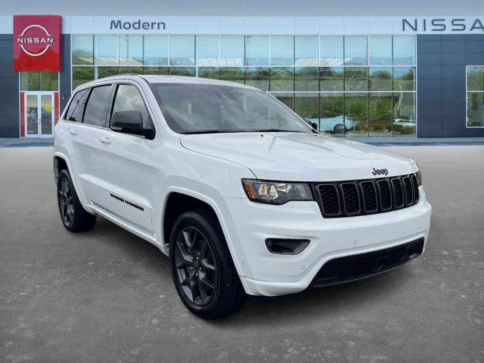 2021 Jeep Grand Cherokee Anniversary Edition photo 2