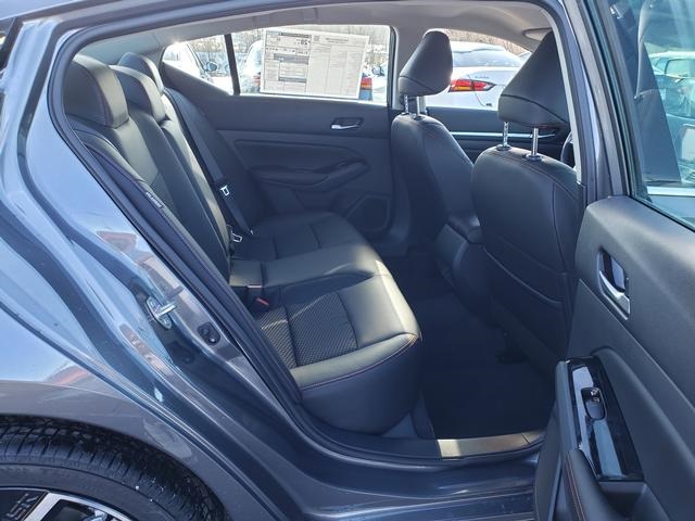 2025 Nissan Altima SR photo 16