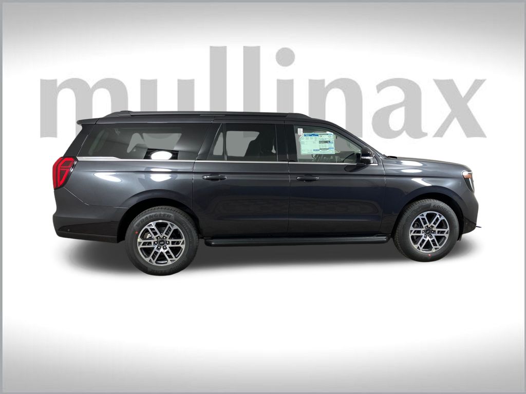 2025 Ford Expedition MAX photo 2