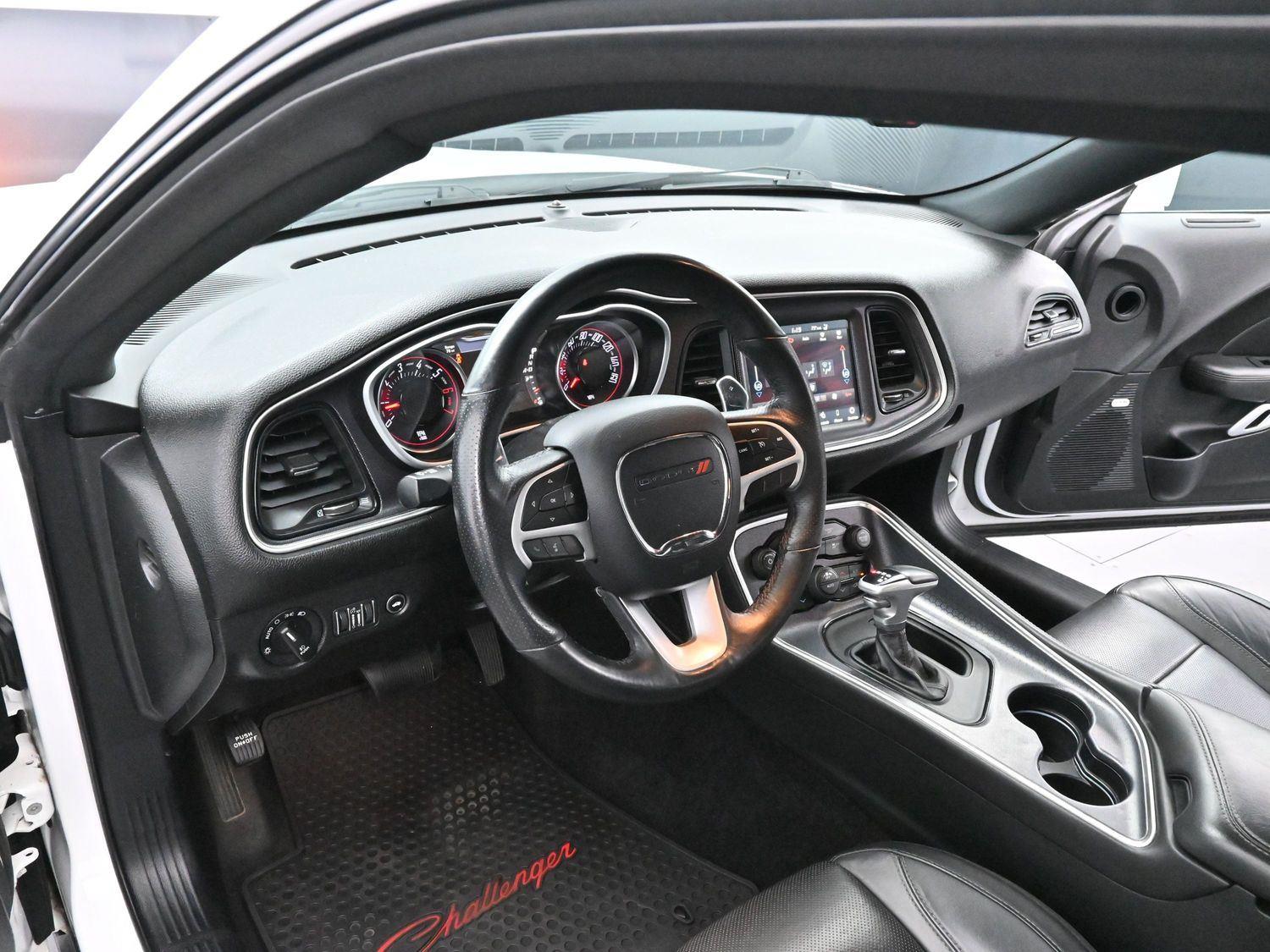 2018 Dodge Challenger R/T Plus photo 12