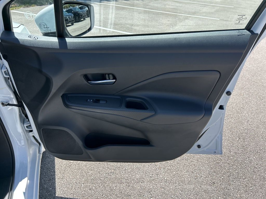 2025 Nissan Versa SV photo 29