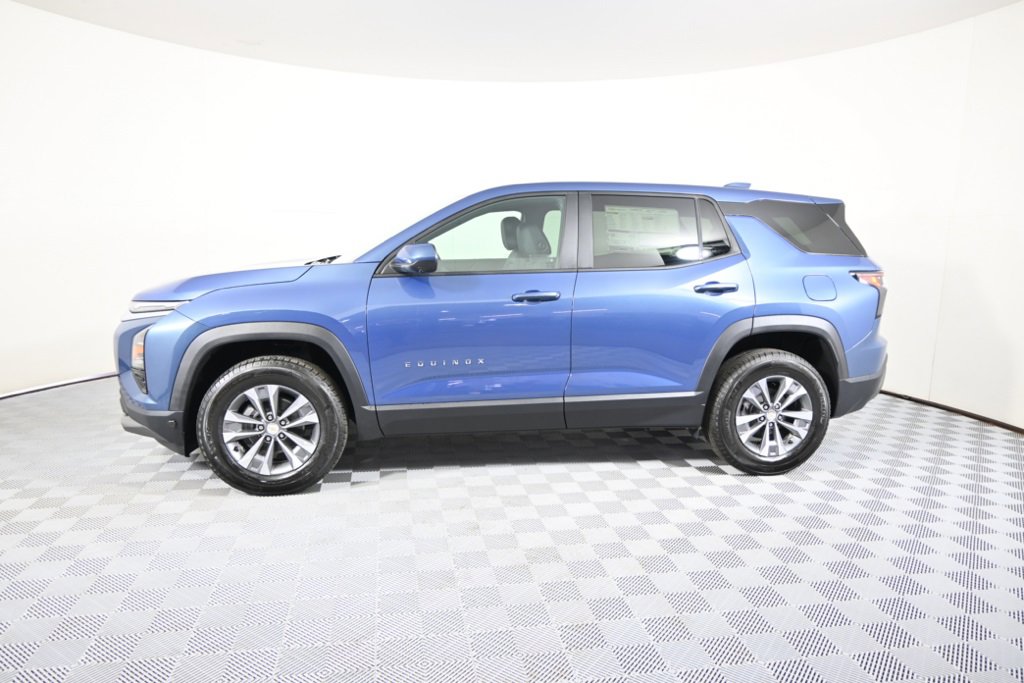 2026 Chevrolet Equinox LT photo 2