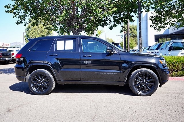 2018 Jeep Grand Cherokee Altitude photo 4