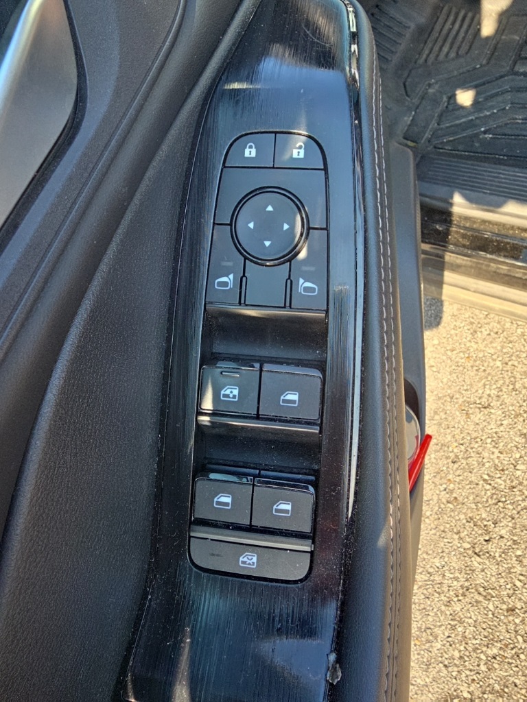 2023 Nissan Rogue SV photo 9