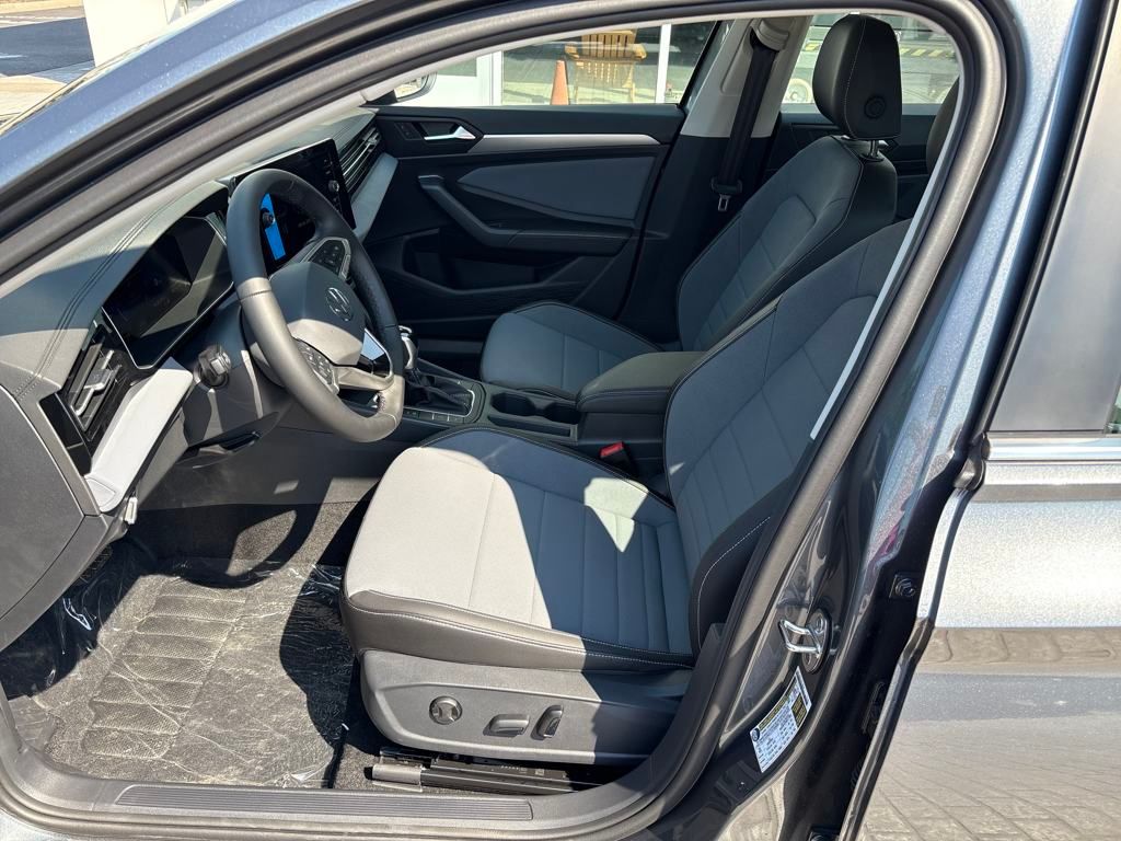 2025 Volkswagen Jetta 1.5T SE photo 9