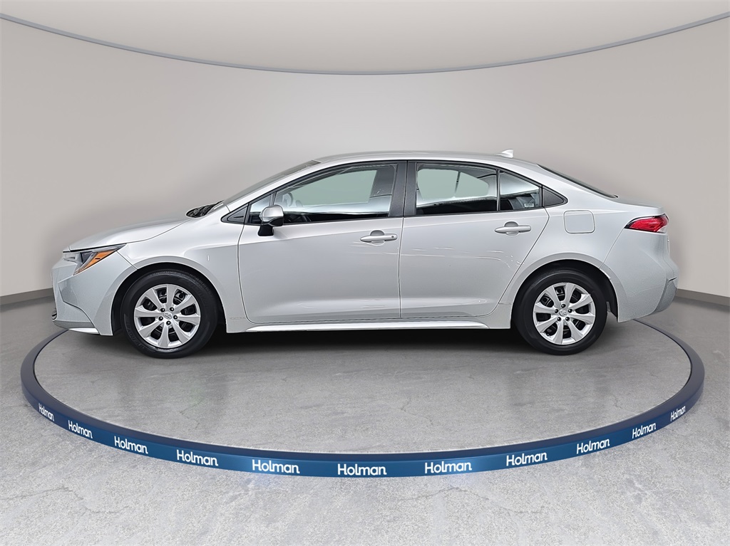 2024 Toyota Corolla LE photo 2