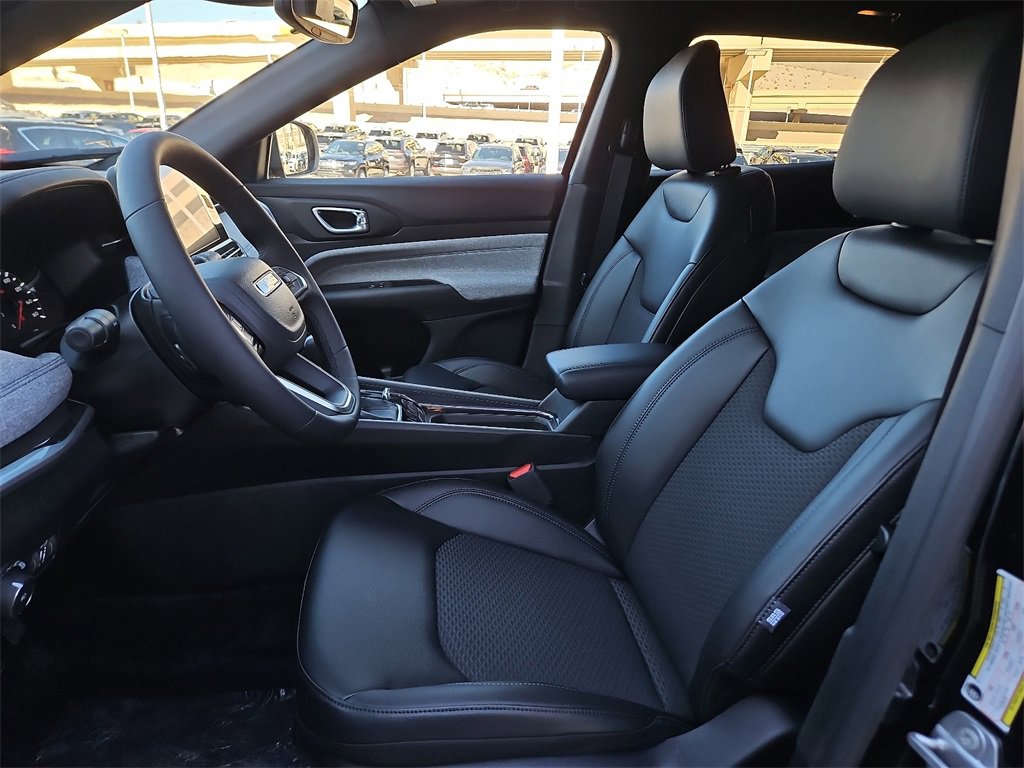 2025 Jeep Compass Latitude photo 12