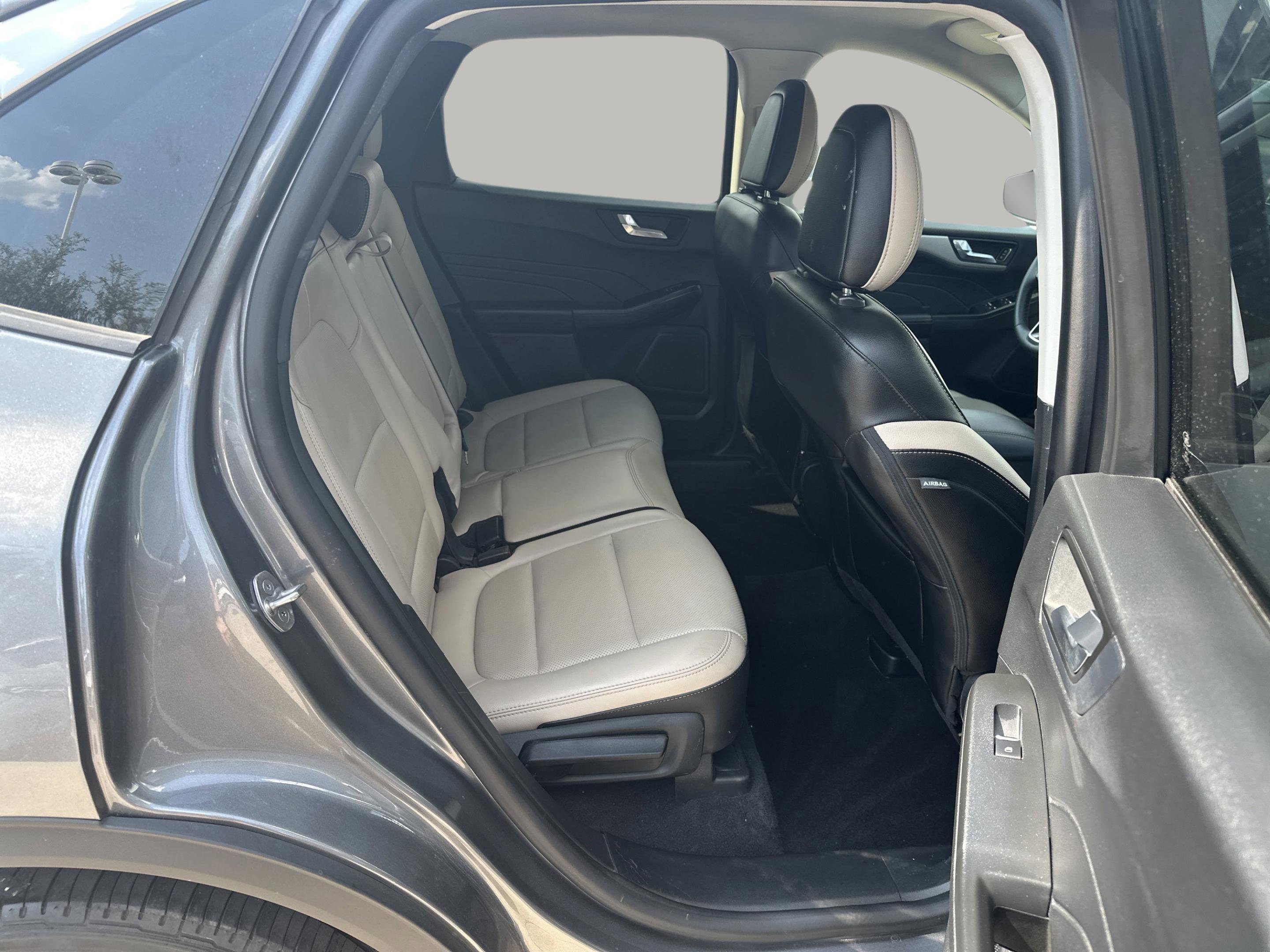 2021 Ford Escape SEL photo 11