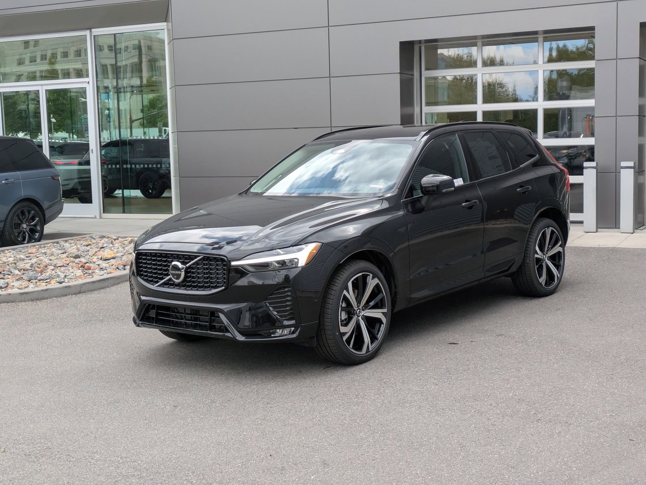 2025 Volvo XC60 photo 15