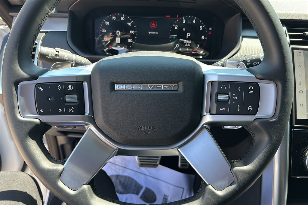 2025 Land Rover Discovery SE photo 9