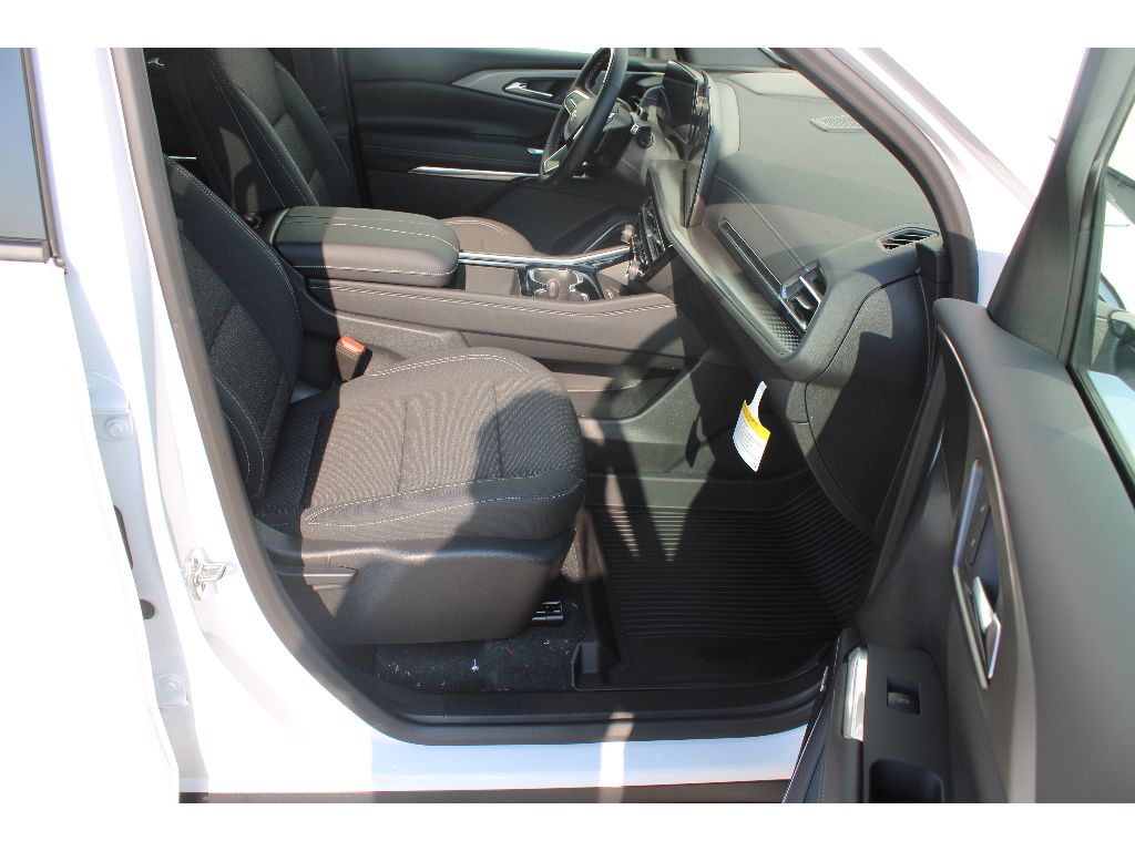 2026 Chevrolet Traverse photo 7