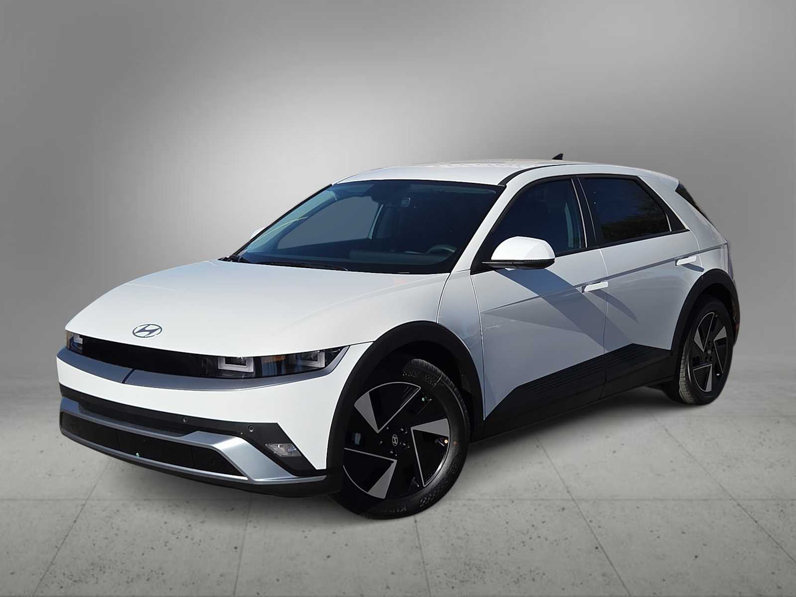 2026 Hyundai IONIQ 5 SEL's photo